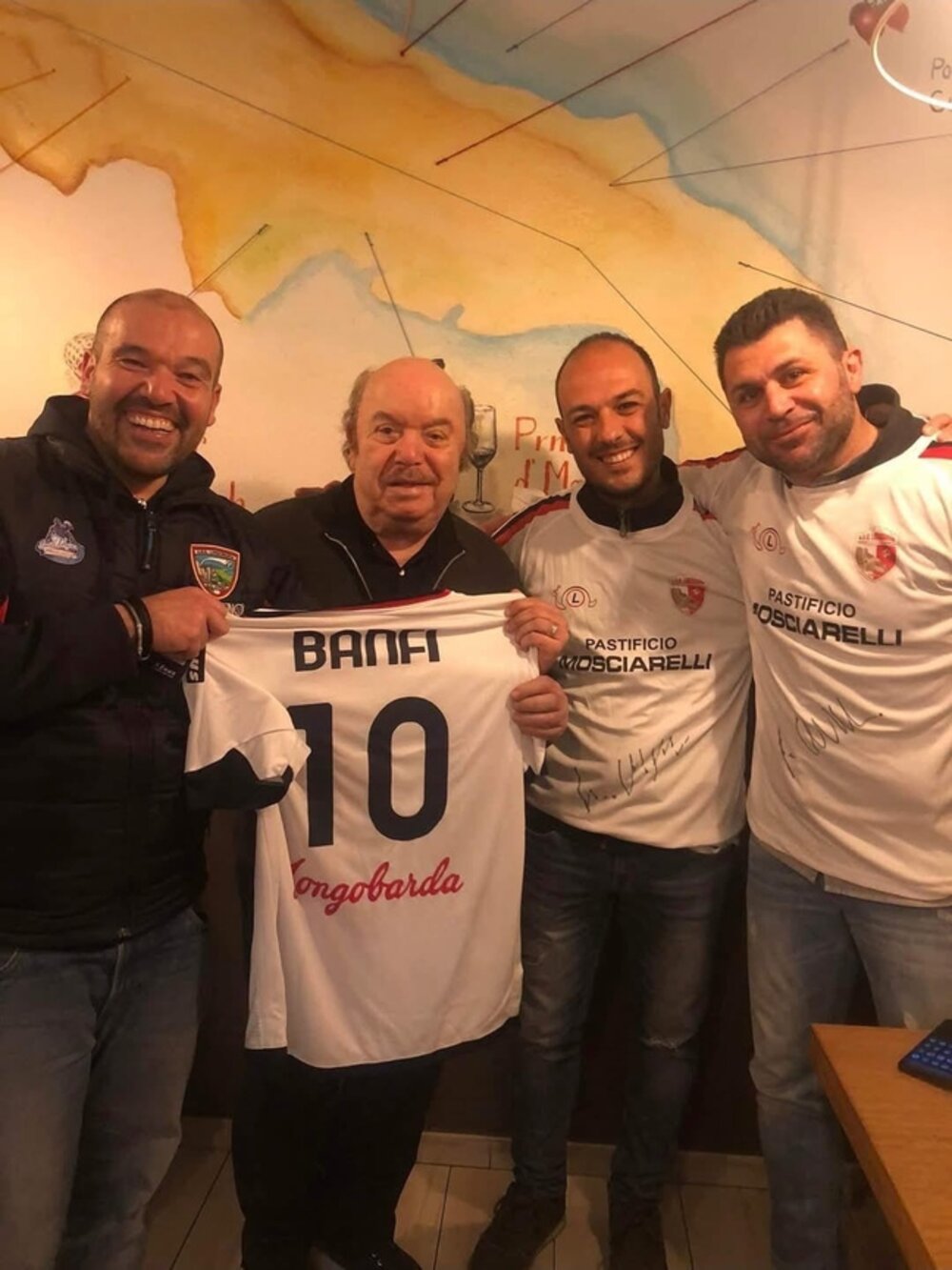 La maglia Banfi n.10 della Longobarda