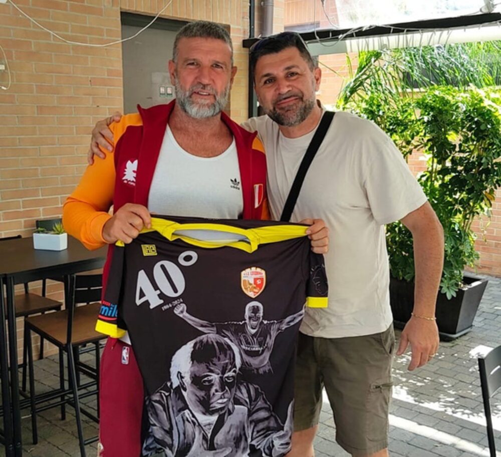 La maglia celebrativa